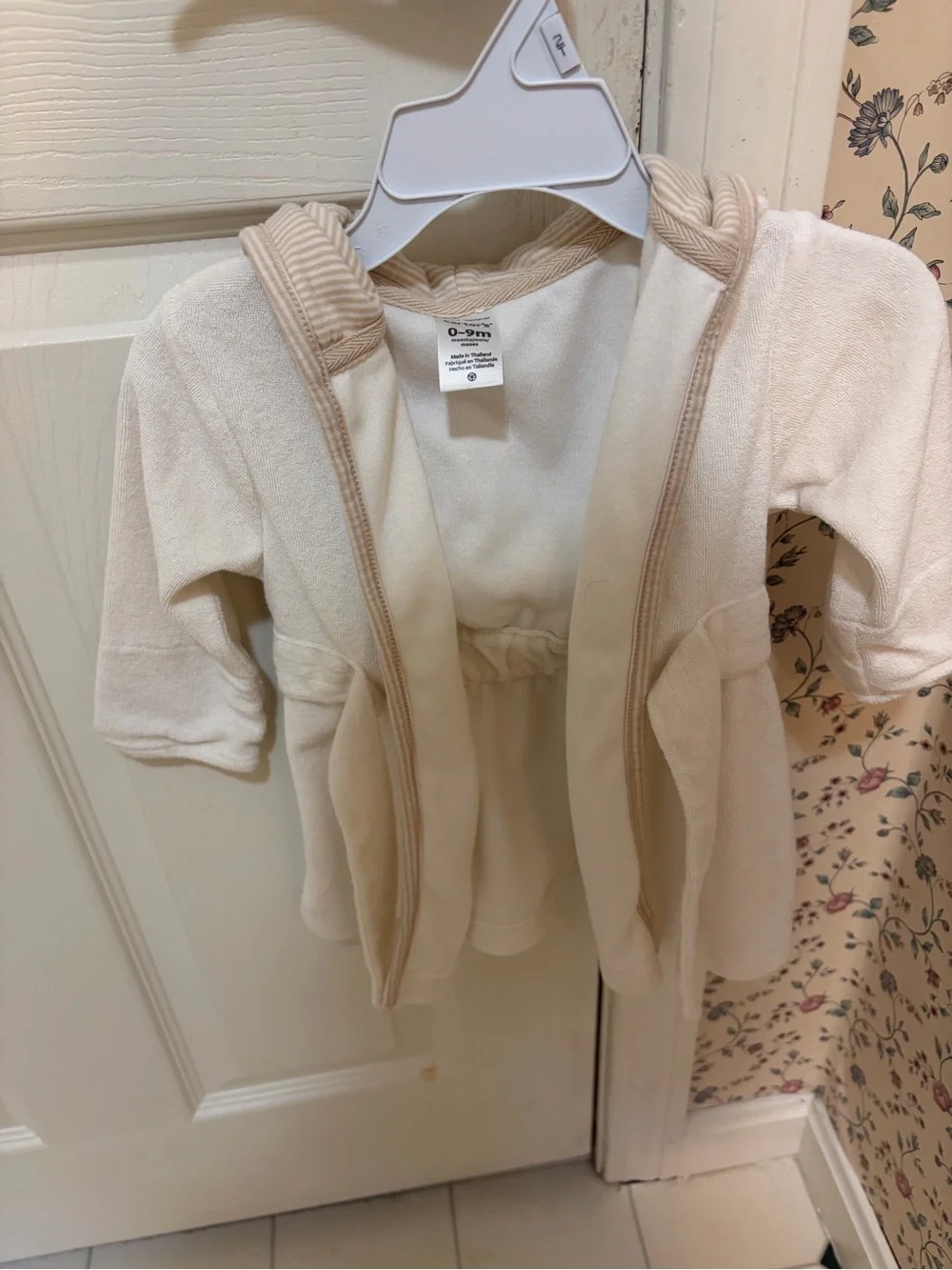 Like new Carters 0-9 months hooded robe